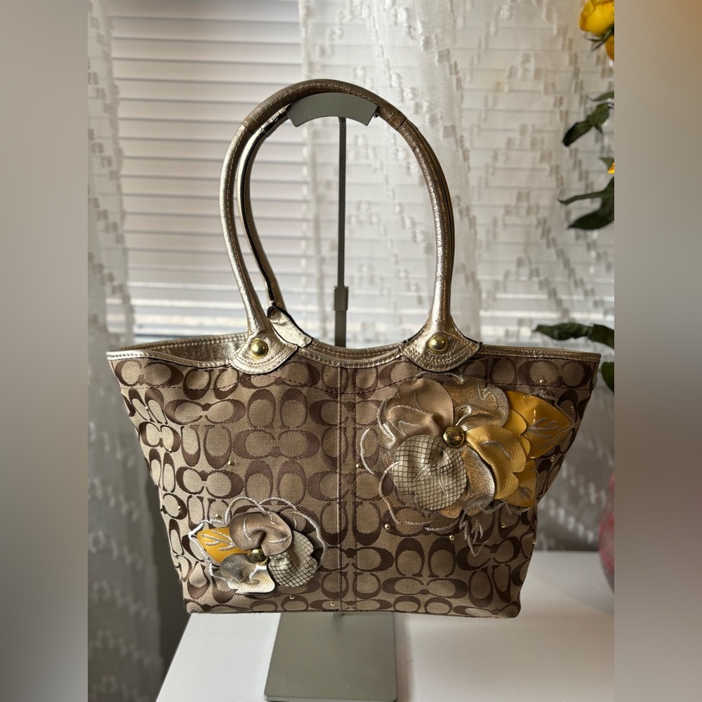 🌸 Coach Bleecker Floral Appliqué Signature Tote ✨🤎